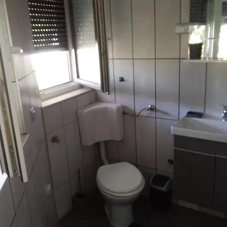 Beachfront Eco Eden Apartament *