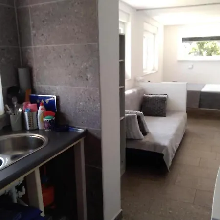 Apartman Beachfront Eco Eden