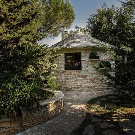 Beachfront Eco Eden Apartman