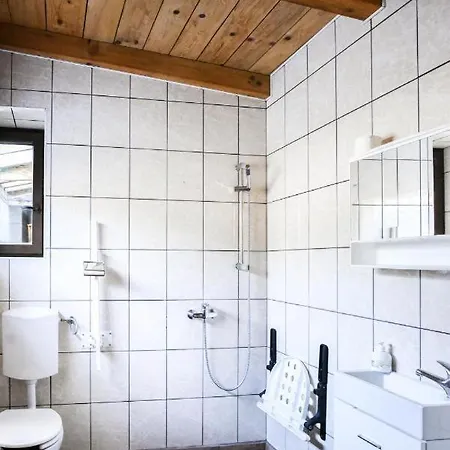 Beachfront Eco Eden * Peroj