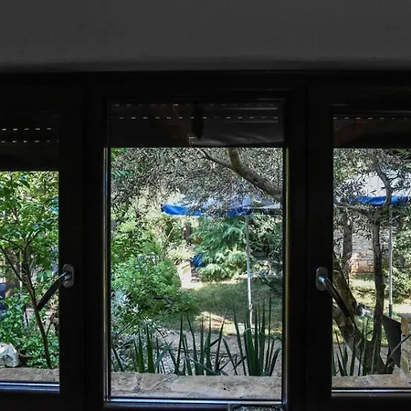 Beachfront Eco Eden * Peroj