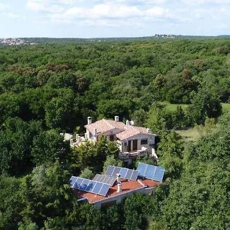 Apartman Beachfront Eco Eden