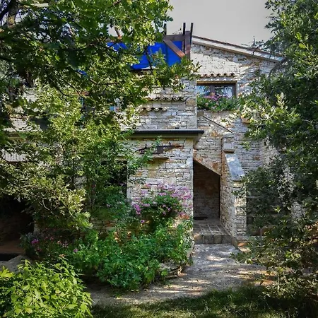 Apartament Beachfront Eco Eden