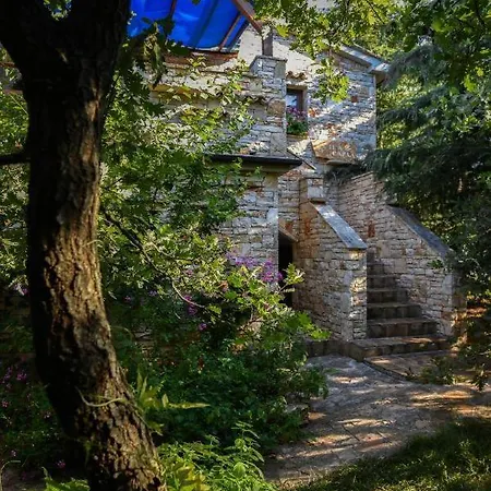 Beachfront Eco Eden Apartament *