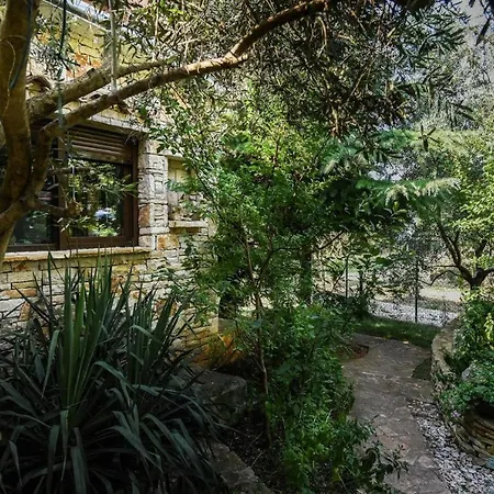 Beachfront Eco Eden * Peroj