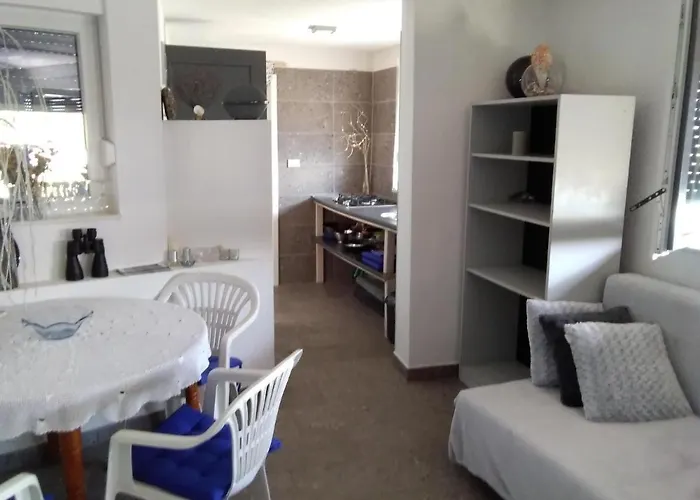 Appartamento Beachfront Eco Eden *