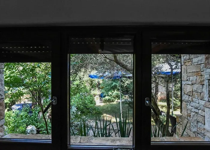 Beachfront Eco Eden * Peroj