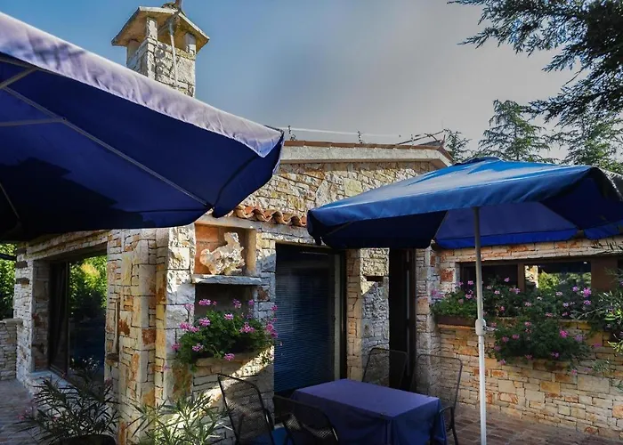 Beachfront Eco Eden * Peroj