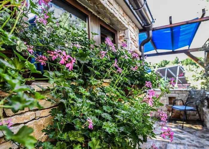 Beachfront Eco Eden Appartamento Peroj