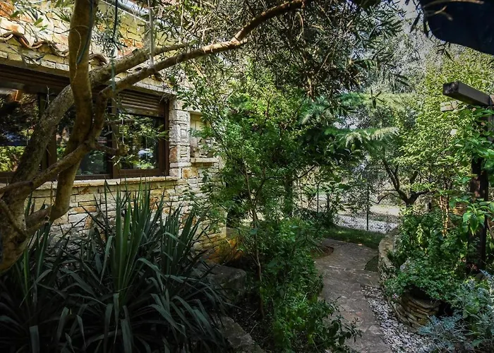 Beachfront Eco Eden * Peroj