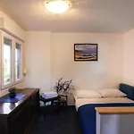 Beachfront Eco Eden Apartman Peroj