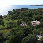 Beachfront Eco Eden Apartman
