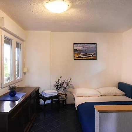 Beachfront Eco Eden Apartmán Peroj