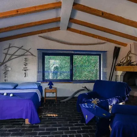 Beachfront Eco Eden Apartmán Peroj