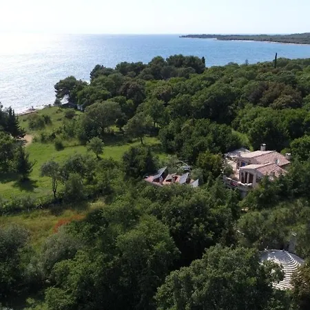 Beachfront Eco Eden Appartement